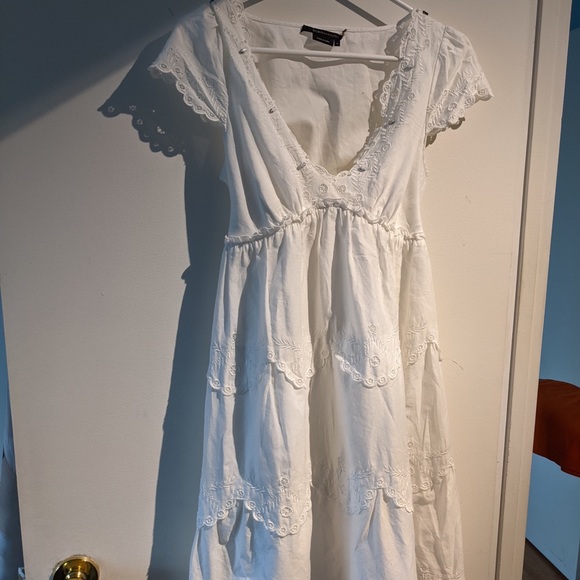 BCBG Maxazria white summer dress size 0, comes with slip dress - Picture 1 of 8